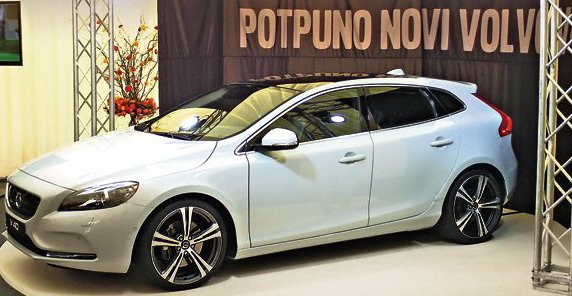 80572-volvo v40.jpg, 64 KB