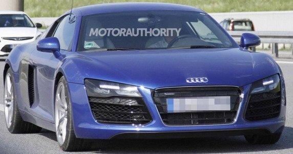 82946-audi r8 1.jpg, 52 KB