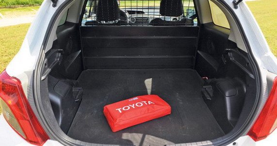 83917-toyota yaris van 11.jpg, 52 KB