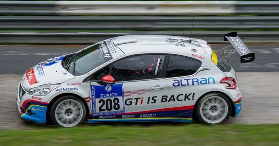 98202-peugeot 208 gti.jpg, 68 KB