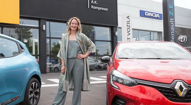 AKK i Tamara Grujic 1.jpg, 72 KB