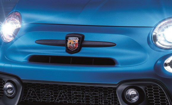 Abarth 595 Competizione HP.jpg, 700 KB