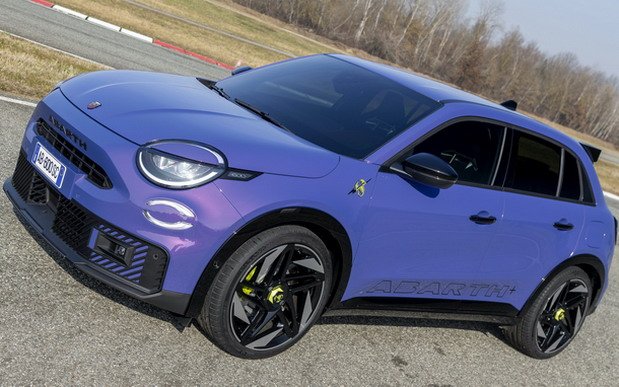 Abarth 600e 22.jpg, 84 KB