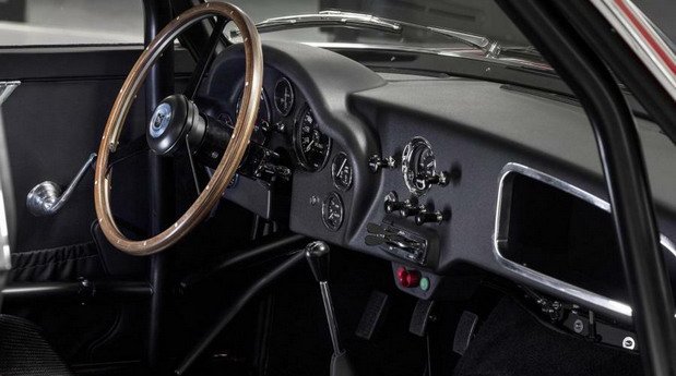 Aston-Martin-DB4 1111.jpg, 54 KB