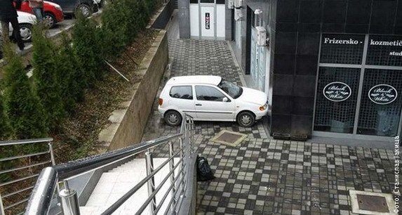 Auto-na-nemogucem-mestu,-1.jpg, 70 KB