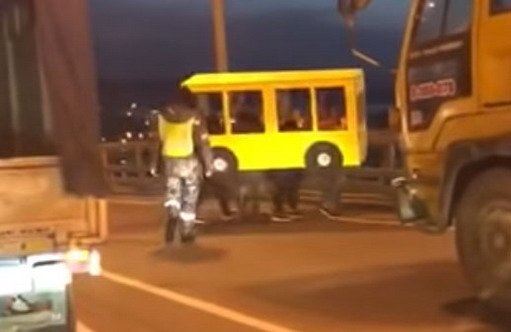 Autobus.jpg, 31 KB
