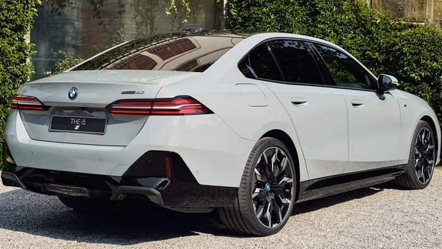 BMW i5 3111.jpg, 91 KB