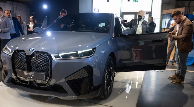 BMW ix foto 5.jpg, 64 KB