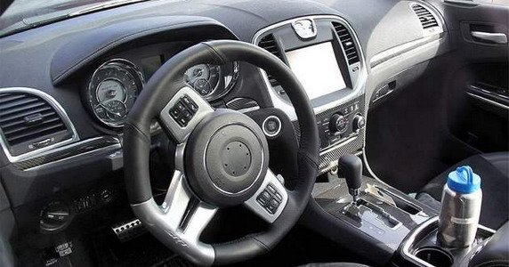 Chrysler 300 SRT8 1.jpg, 62 KB