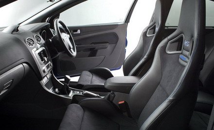 Ford Focus RS interijer.jpg, 32 KB