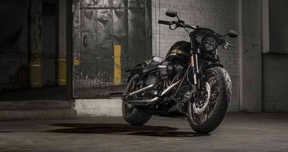 Harley-Davidson-CVO-Pro-Street-Breakout-1.jpg, 48 KB