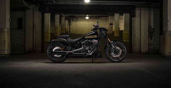 Harley-Davidson-CVO-Pro-Street-Breakout-2.jpg, 38 KB