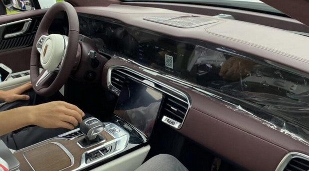 Hongqi 4555.jpg, 61 KB