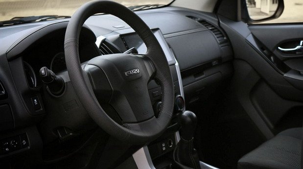 ISUZU_D-Max_Black_Ops 1111.jpg, 57 KB