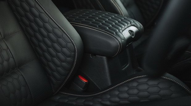 Jet Black Jeep Wrangler-6.jpg, 41 KB