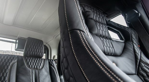 Kahn Pinkjeep7.jpg, 61 KB