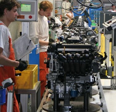 Kia Motors Slovakia engine 05 2011.jpg, 55 KB