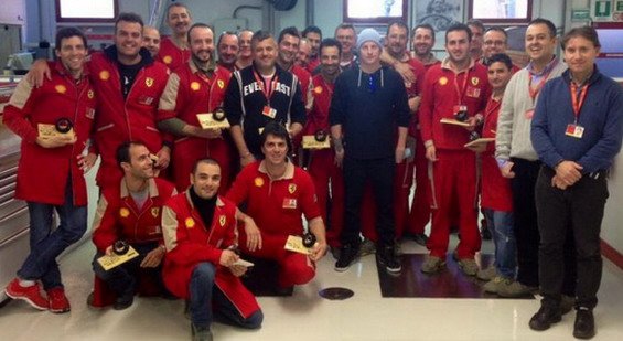 Kimi-Raikonen-u-poseti-Maranelu.jpg, 58 KB