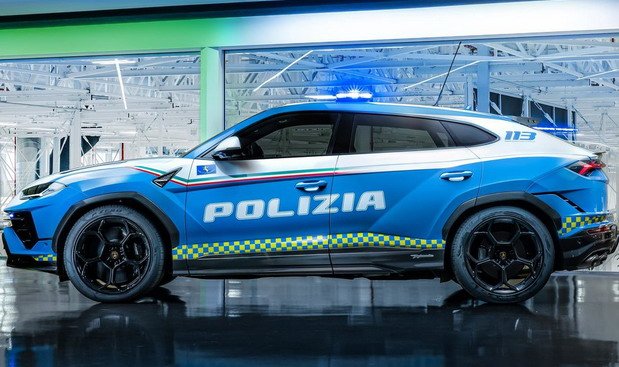 Lamborghini Urus 344.jpg, 82 KB