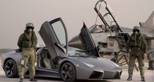 Lamborghini_Reventon_vs_Panavia_Tornado_MotorAuthority_003.jpg, 40 KB