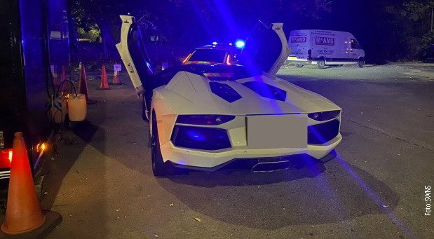 Lamborgini avnetador javnost.jpg, 61 KB