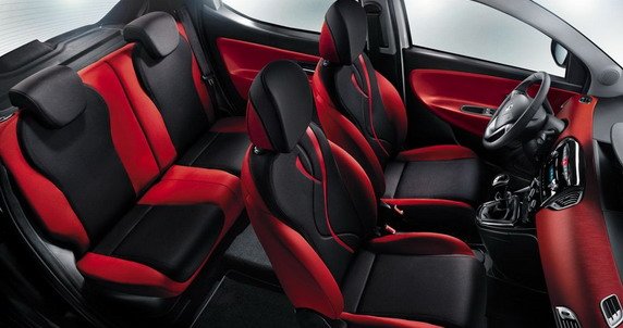 Lancia Ypsilon Black Red 11.jpg, 49 KB