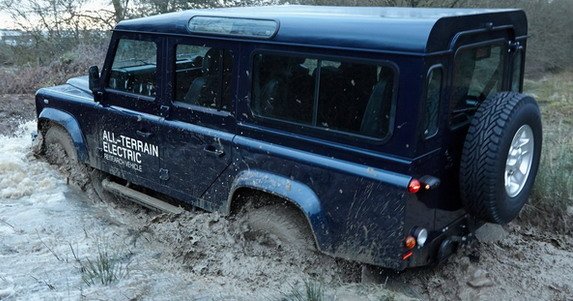 Land Rover Defender 30.jpg, 70 KB