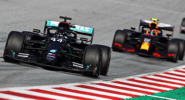 Luis-Hamilton-Aleksander-Albon.jpg, 63 KB
