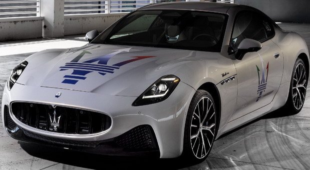 Maserati GranTurismo 45.jpg, 60 KB