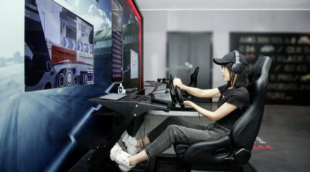 Mercedes-AMG-experience 1111.jpg, 65 KB