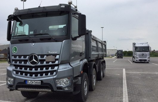 Mercedes-Benz Truck Roadshow 1.jpg, 52 KB