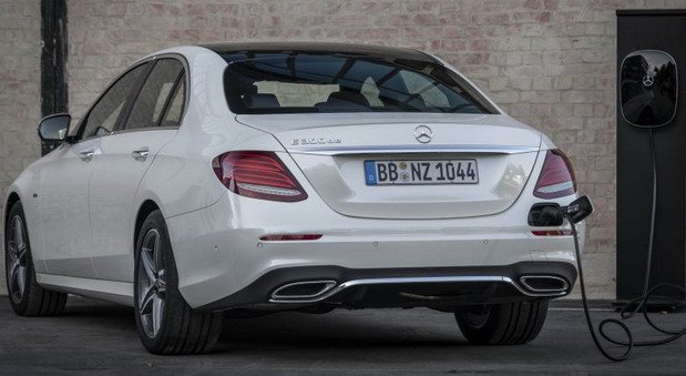 Mercedes-Benz-E300de 1.jpg, 53 KB