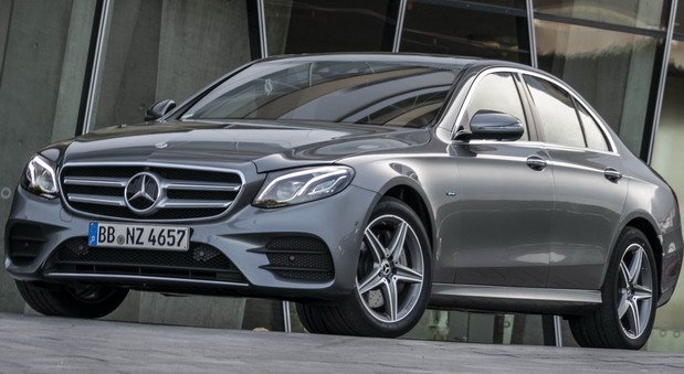 Mercedes-Benz-E300e 1.jpg, 69 KB