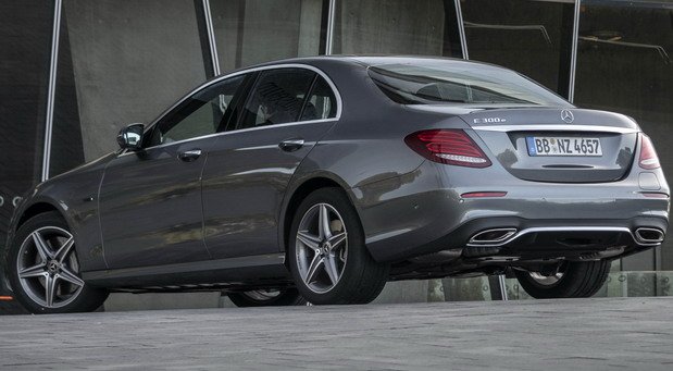 Mercedes-Benz-E300e 11.jpg, 62 KB
