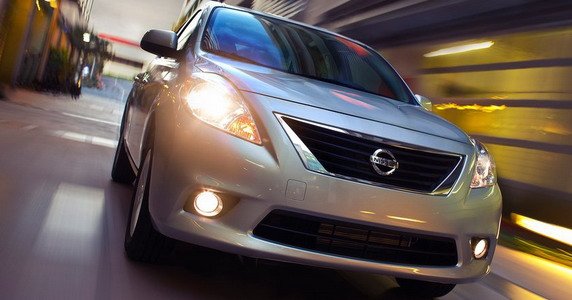 Nissan Versa 11.jpg, 49 KB