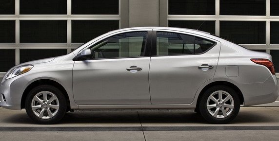 Nissan Versa 111.jpg, 41 KB
