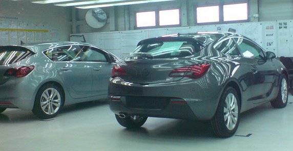 Opel Astra GTC 1.jpg, 53 KB