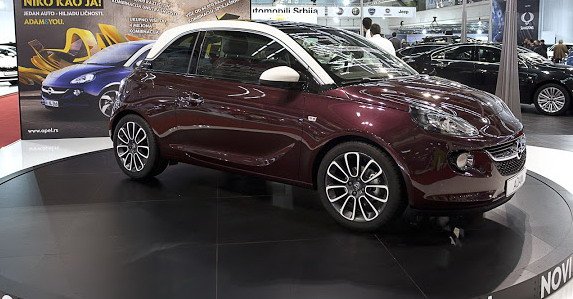 Opel na Salonu automobila 8.jpg, 74 KB