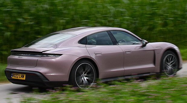 Porsche Taycan 569.jpg, 64 KB