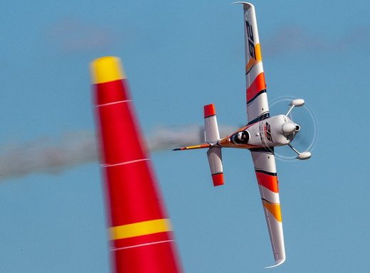 Red-Bull-Air-race-Velarde.jpg, 38 KB