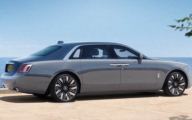Rolls-Royce Ghost 15.jpg, 49 KB