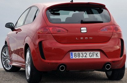Seat-Leon_Linea_R_2009_1024x768_wallpaper_19.jpg, 34 KB