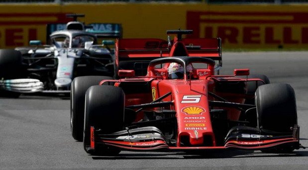 Sebastijan-Fetel-Luis-Hamilton.jpg, 56 KB