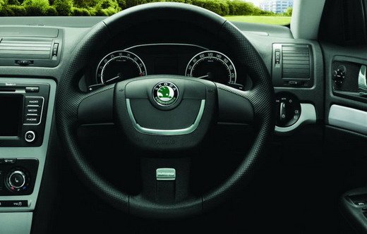 Skoda Laura 1111.jpg, 43 KB