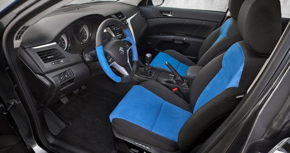 Suzuki Kizashi Apex 111.jpg, 52 KB
