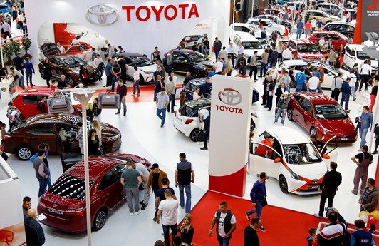 Toyota_stand.jpg, 102 KB
