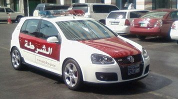 Volkswagen Gof Politie Dubai voorkant.jpg, 25 KB