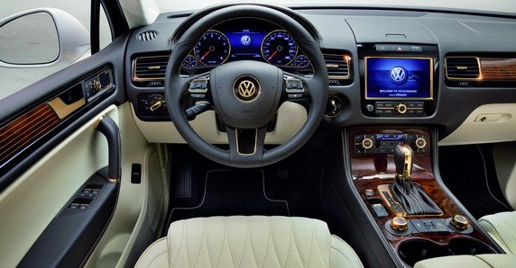 Volkswagen Touareg Gold 11.jpg, 60 KB