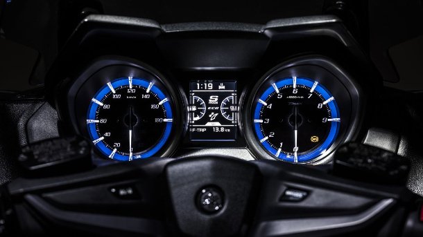 Yamaha-TMAX-20th-Anniversary-Edition-5.jpg, 76 KB