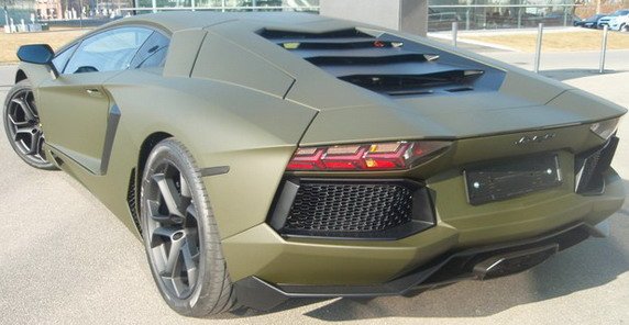army green aventador 111.jpg, 51 KB